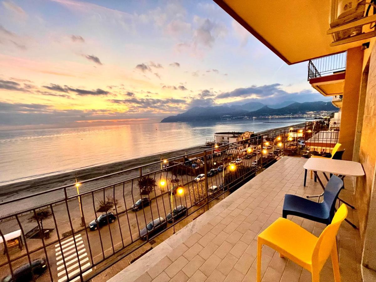 Da Ninangelo Appartamento Vista Mare Salerno Exterior photo